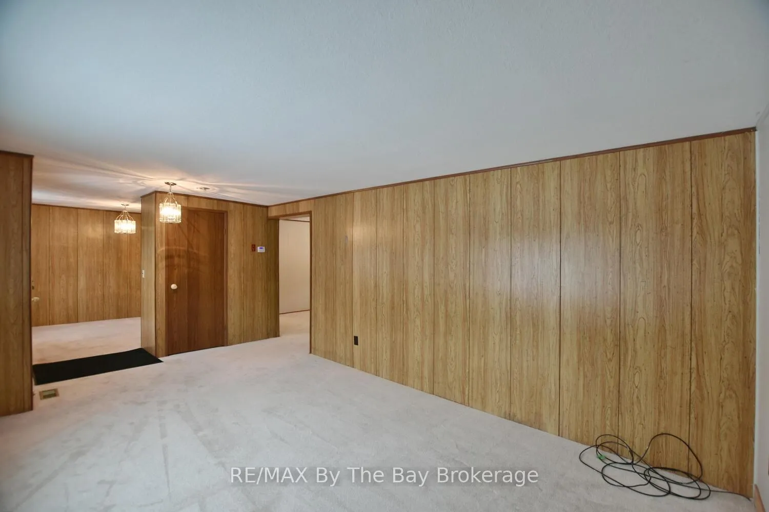Photo 7 of 11 Carruthers Street S, Wasaga Beach — HOMEH