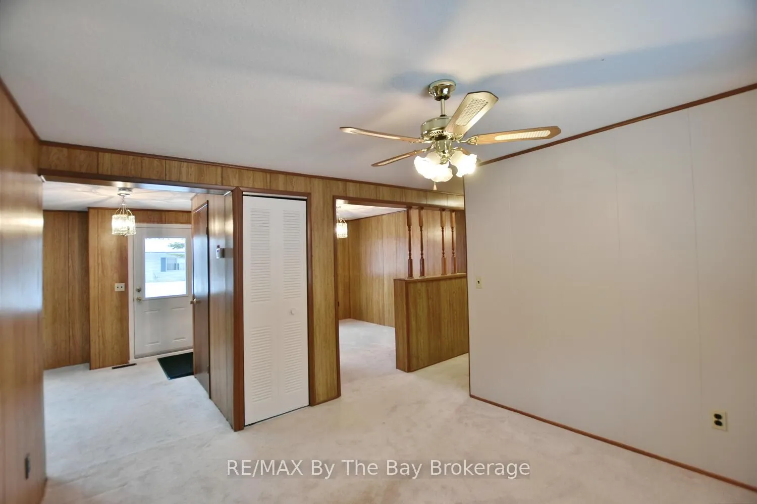 Photo 14 of 11 Carruthers Street S, Wasaga Beach — HOMEH