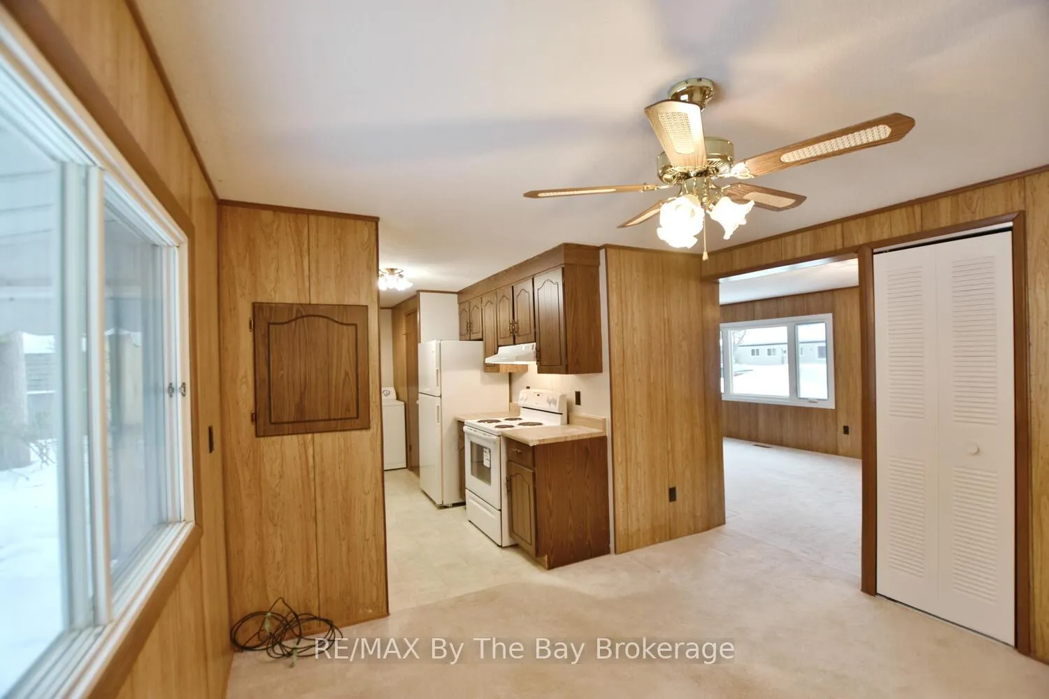 Photo 15 of 11 Carruthers Street S, Wasaga Beach — HOMEH