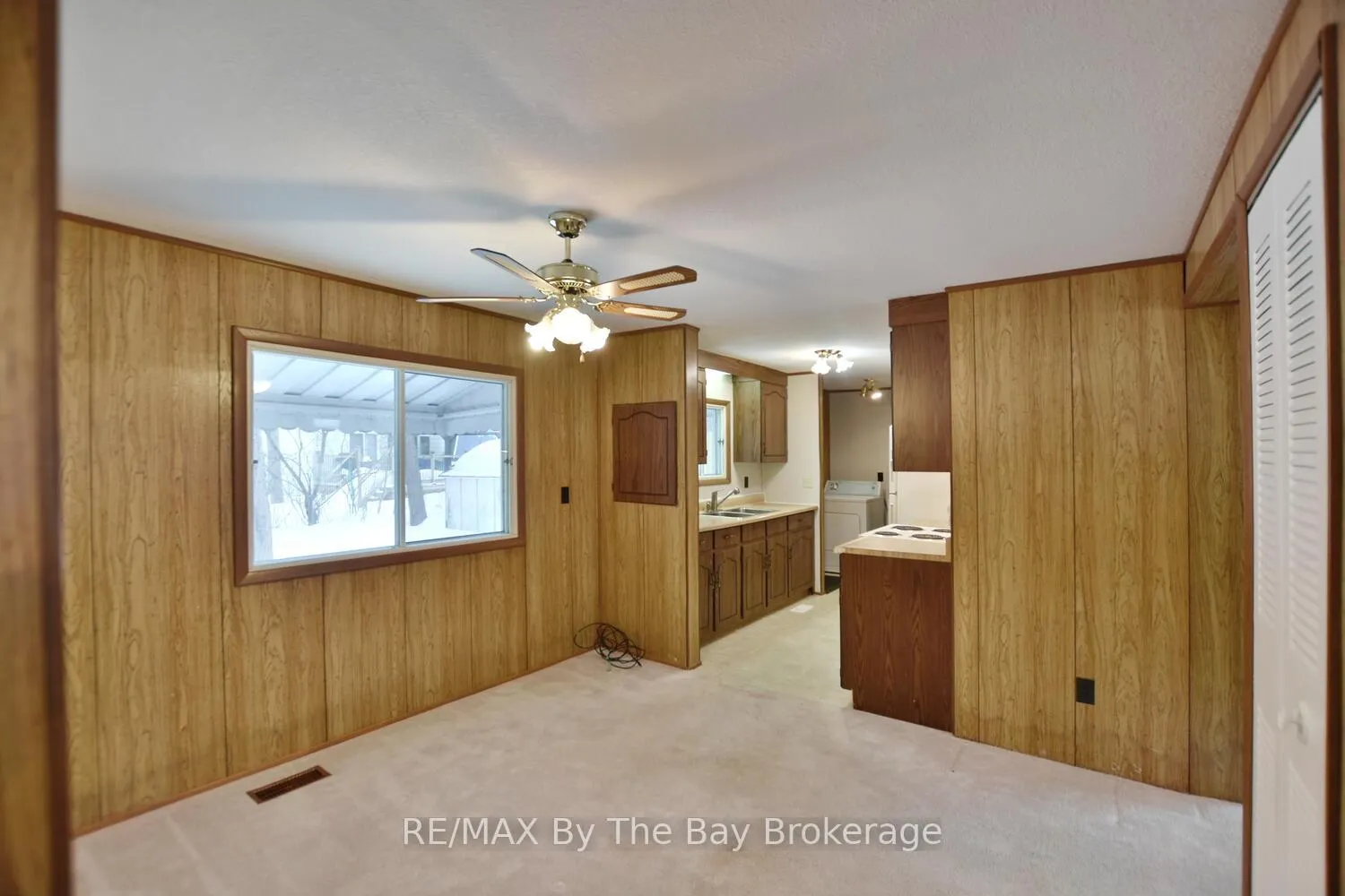 Photo 16 of 11 Carruthers Street S, Wasaga Beach — HOMEH