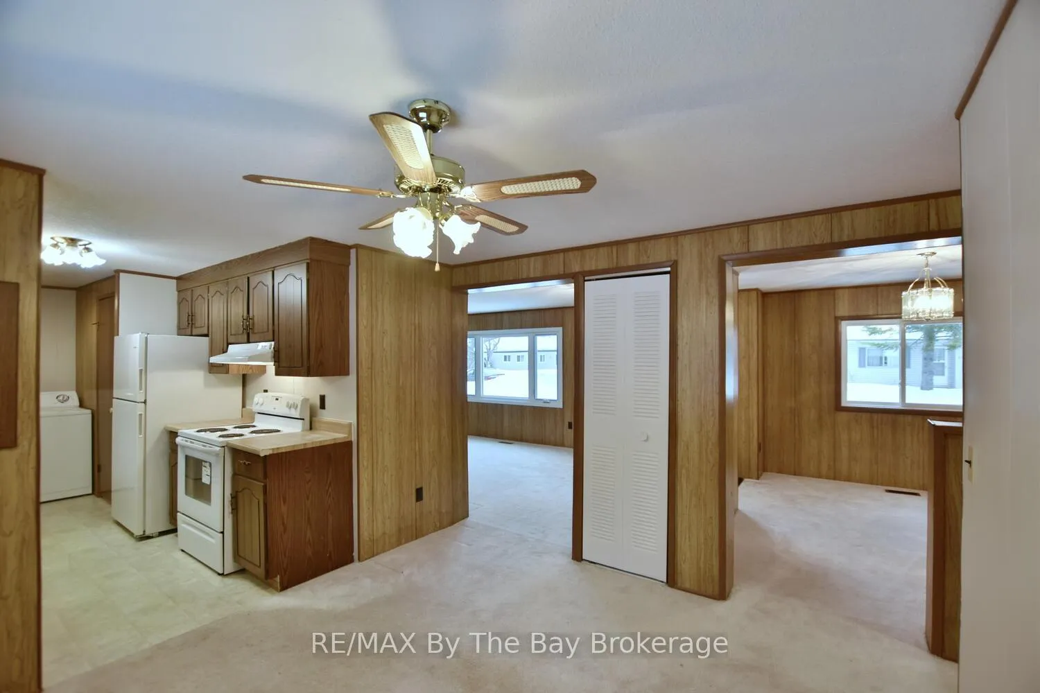 Photo 17 of 11 Carruthers Street S, Wasaga Beach — HOMEH