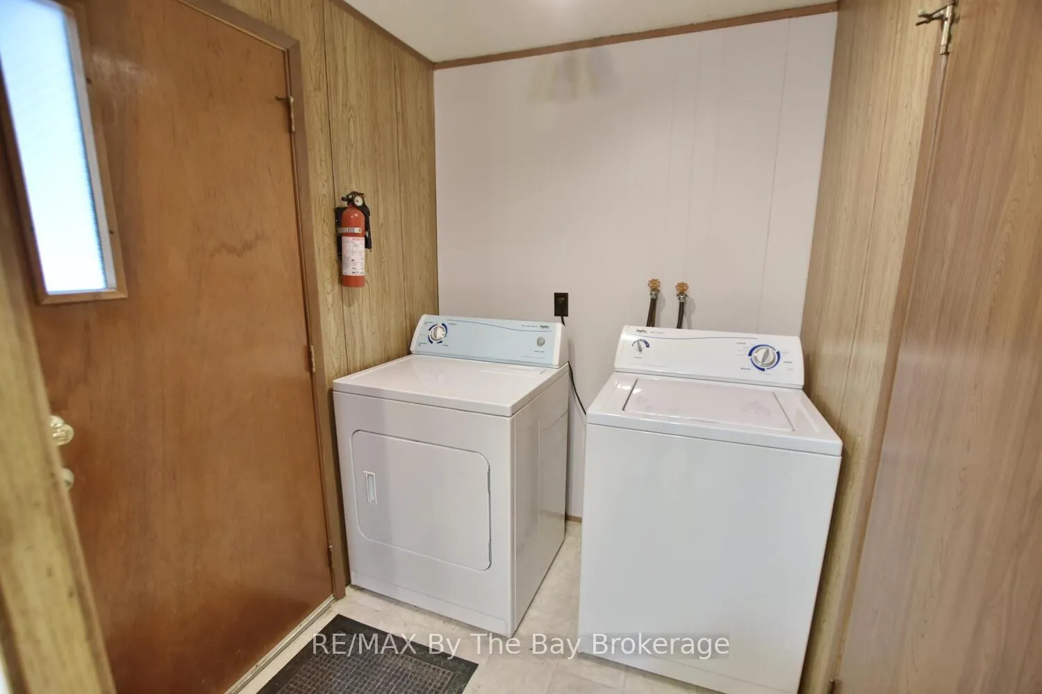 Photo 21 of 11 Carruthers Street S, Wasaga Beach — HOMEH