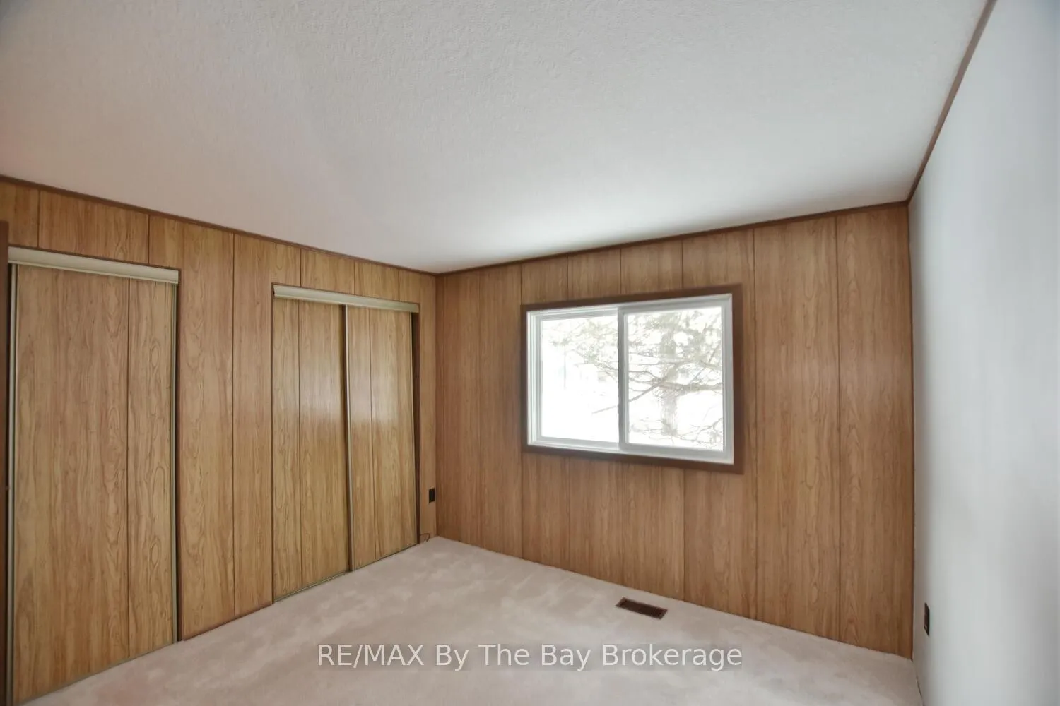 Photo 29 of 11 Carruthers Street S, Wasaga Beach — HOMEH