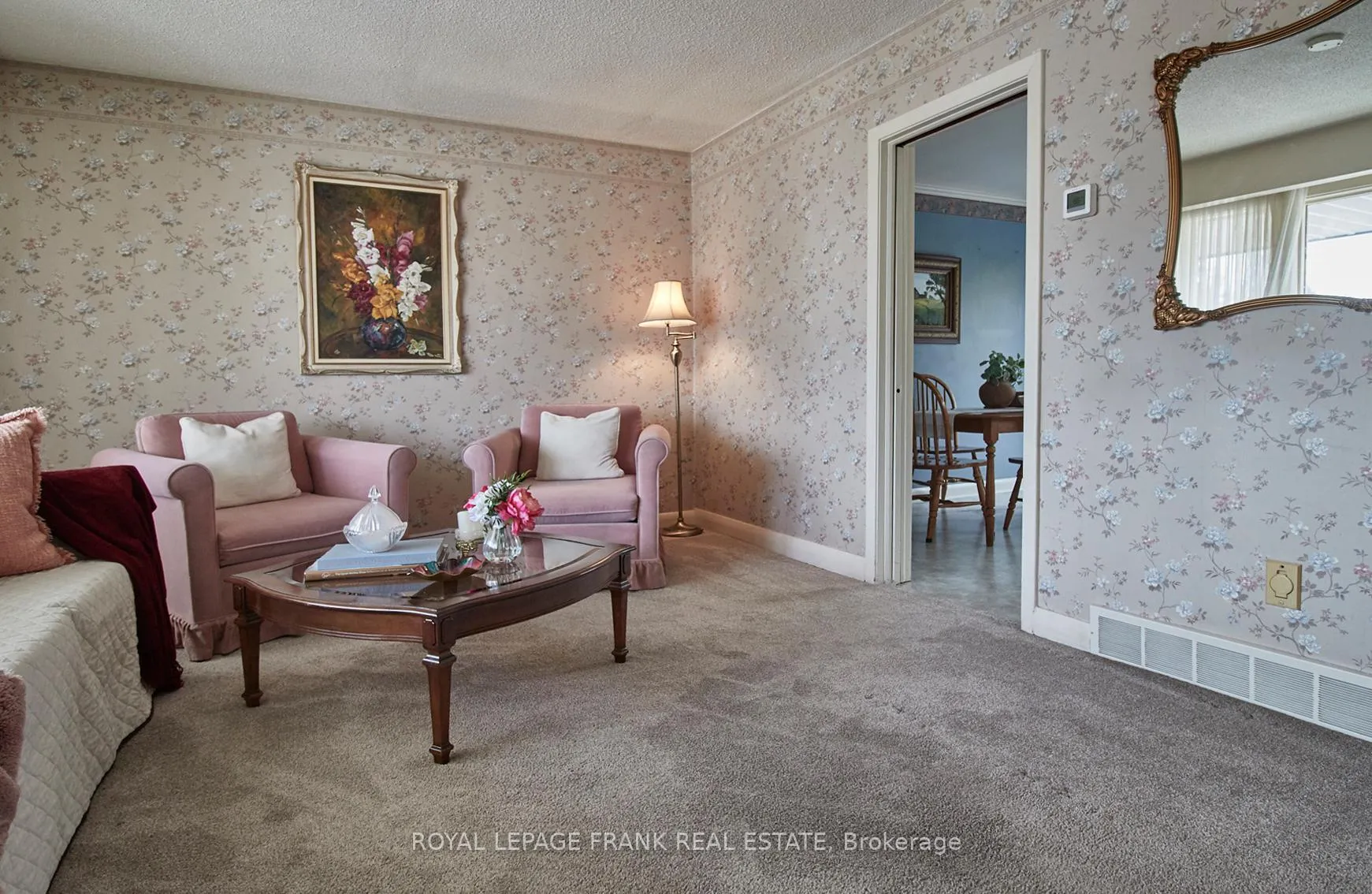 Photo 3 of 372 Arbor Court, Oshawa, McLaughlin — HOMEH
