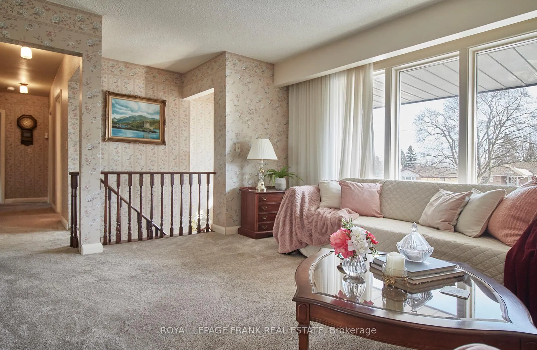 Photo 4 of 372 Arbor Court, Oshawa, McLaughlin — HOMEH