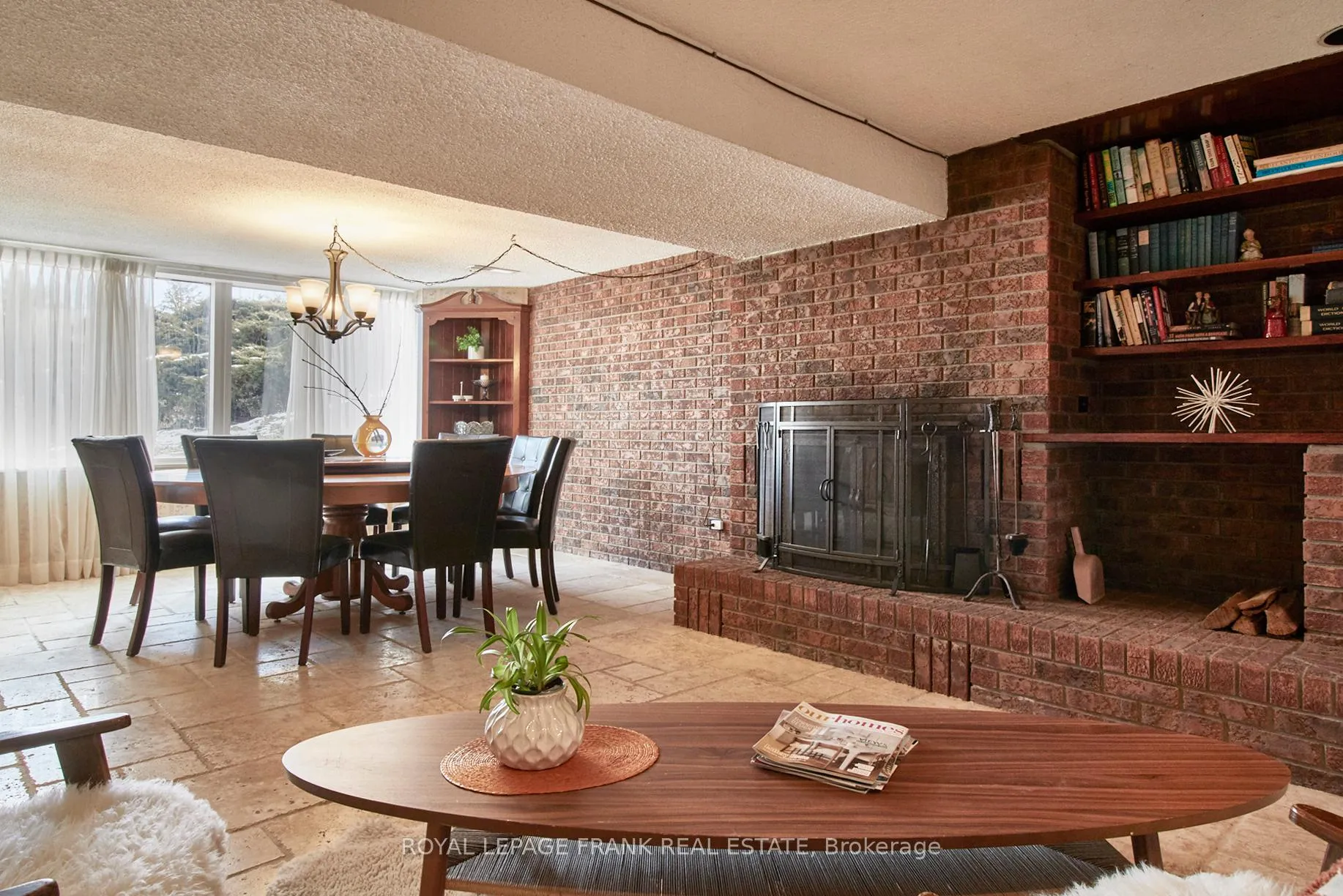 Photo 6 of 372 Arbor Court, Oshawa, McLaughlin — HOMEH