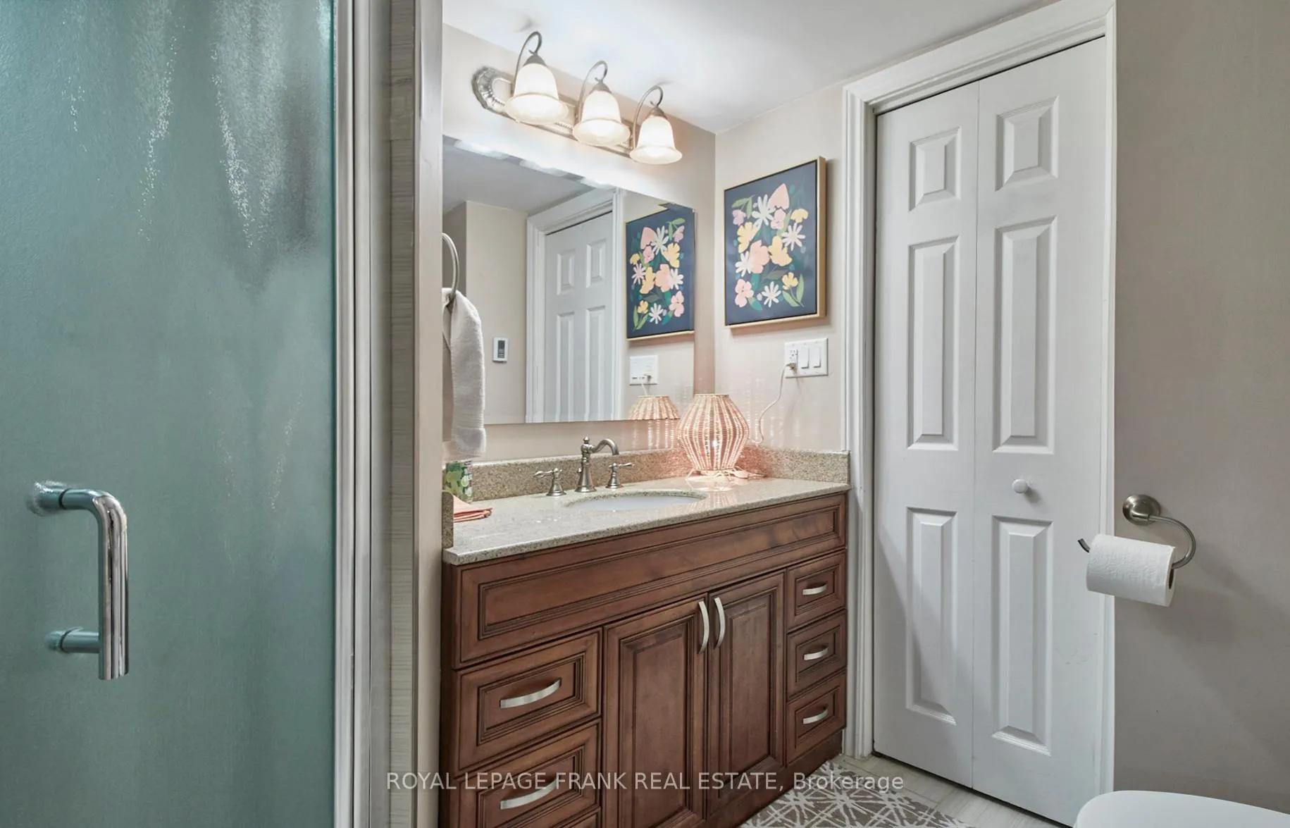 Photo 10 of 372 Arbor Court, Oshawa, McLaughlin — HOMEH