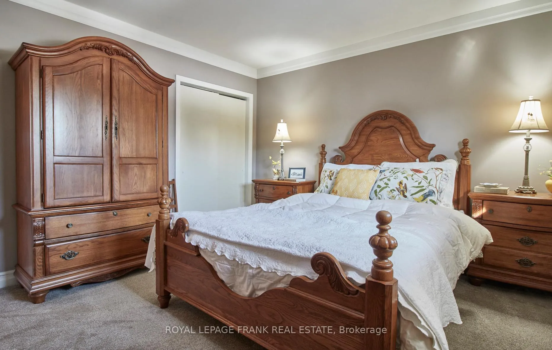 Photo 13 of 372 Arbor Court, Oshawa, McLaughlin — HOMEH