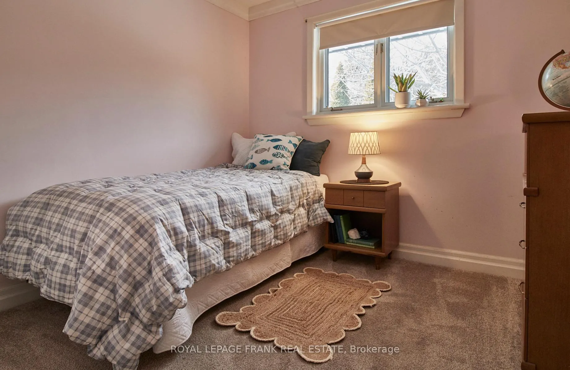 Photo 14 of 372 Arbor Court, Oshawa, McLaughlin — HOMEH