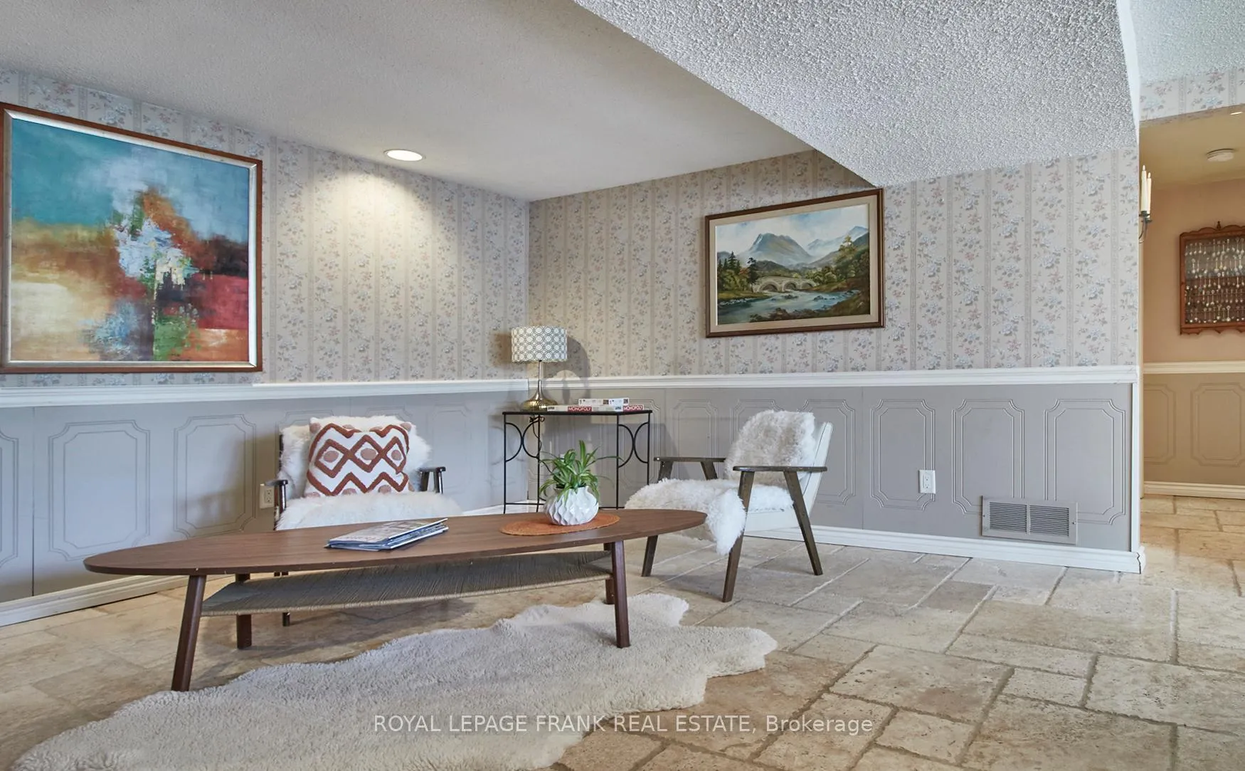 Photo 18 of 372 Arbor Court, Oshawa, McLaughlin — HOMEH