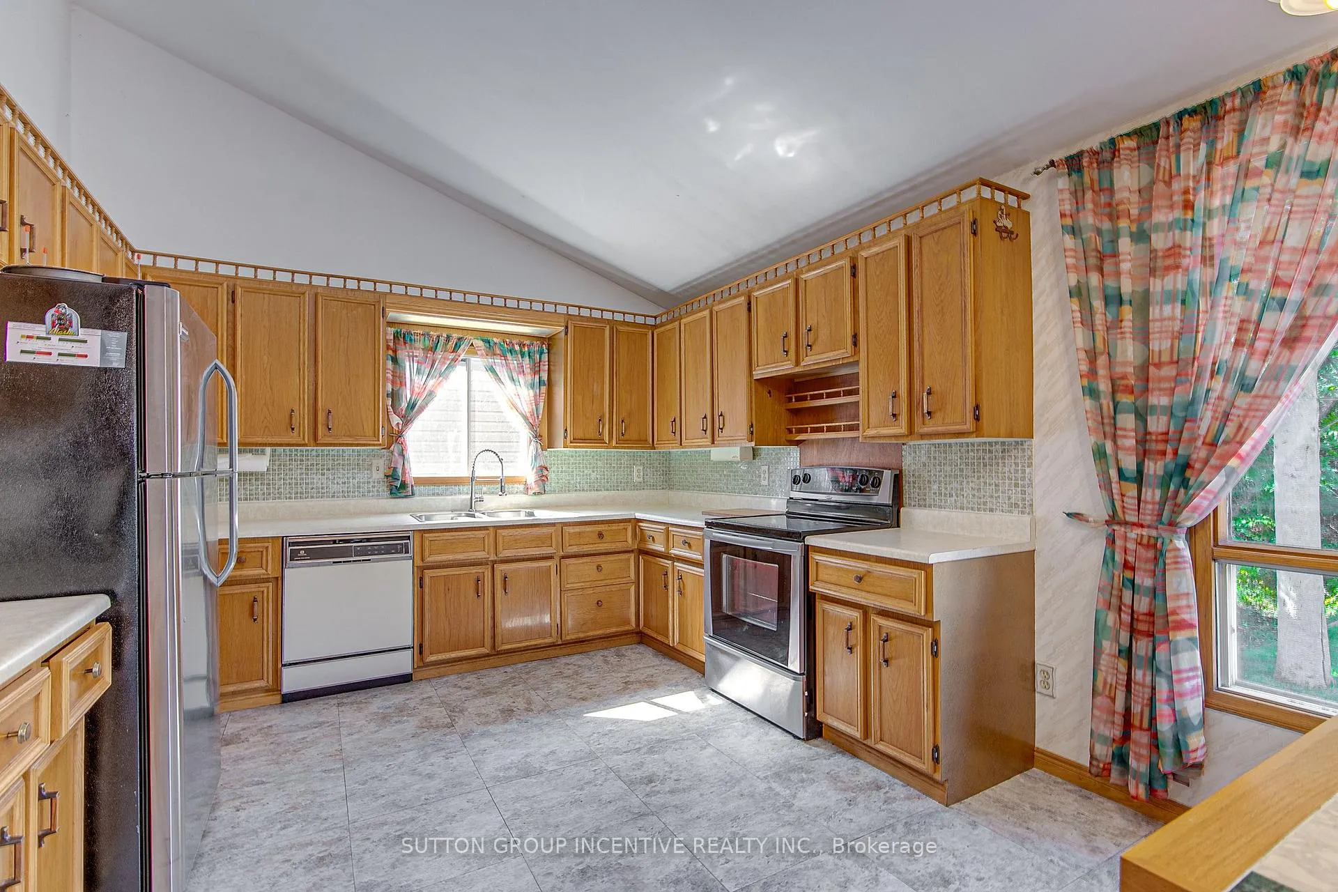 Photo 21 of 201-C Tynhead Road, Barrie, South Shore — HOMEH
