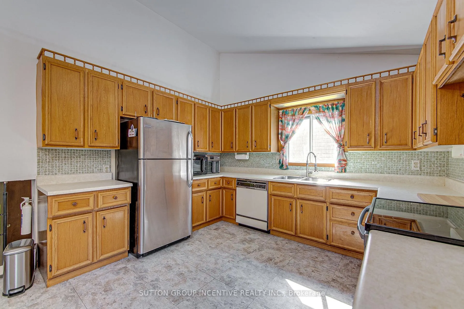 Photo 22 of 201-C Tynhead Road, Barrie, South Shore — HOMEH