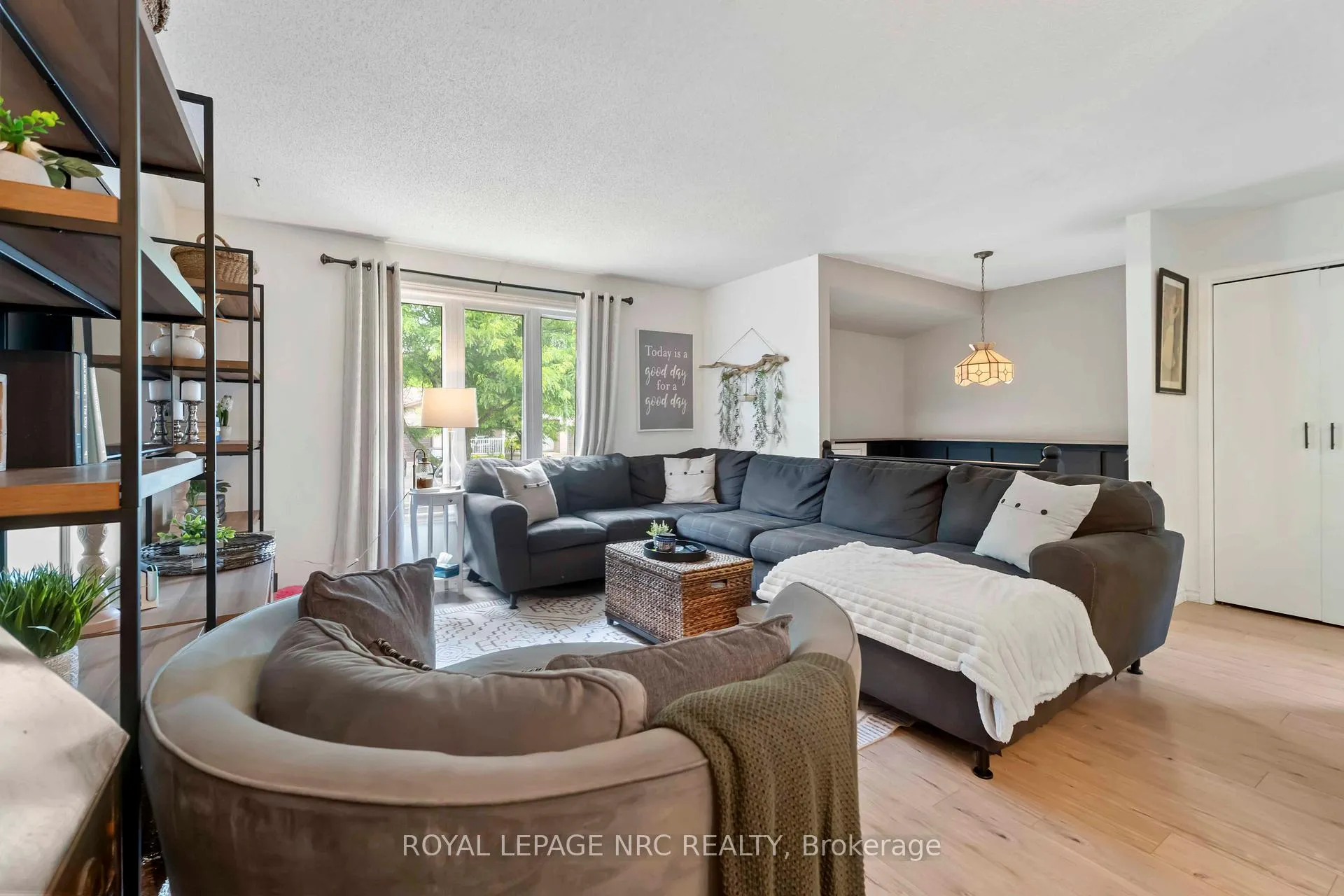 Photo 8 of 6058 Wildrose Crescent, Niagara Falls, Oldfield — HOMEH