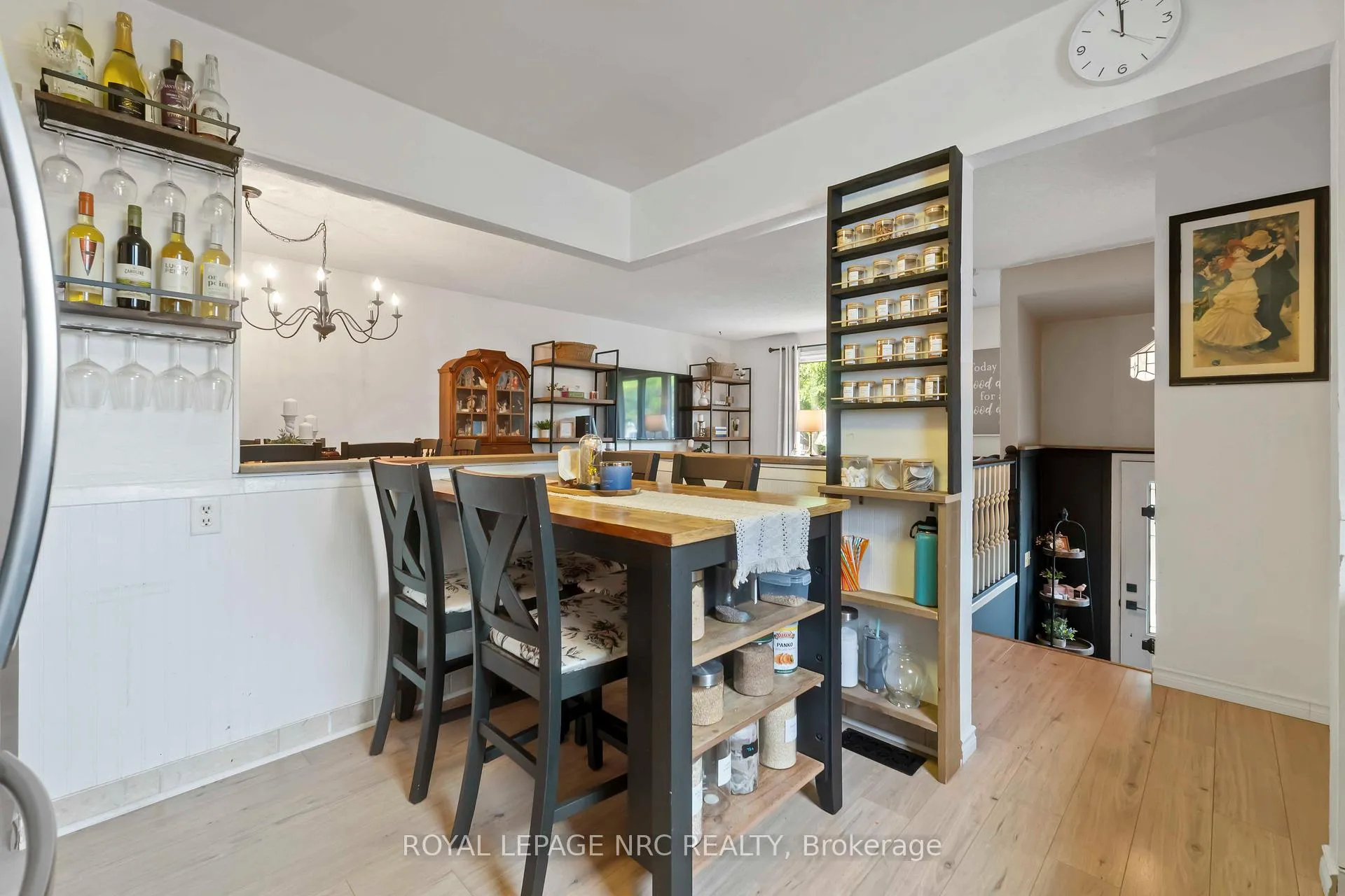 Photo 10 of 6058 Wildrose Crescent, Niagara Falls, Oldfield — HOMEH