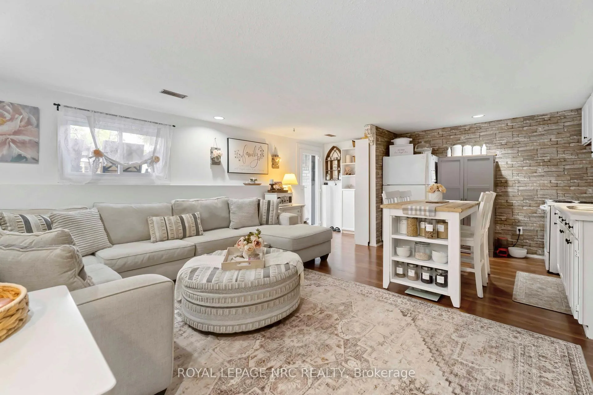 Photo 23 of 6058 Wildrose Crescent, Niagara Falls, Oldfield — HOMEH