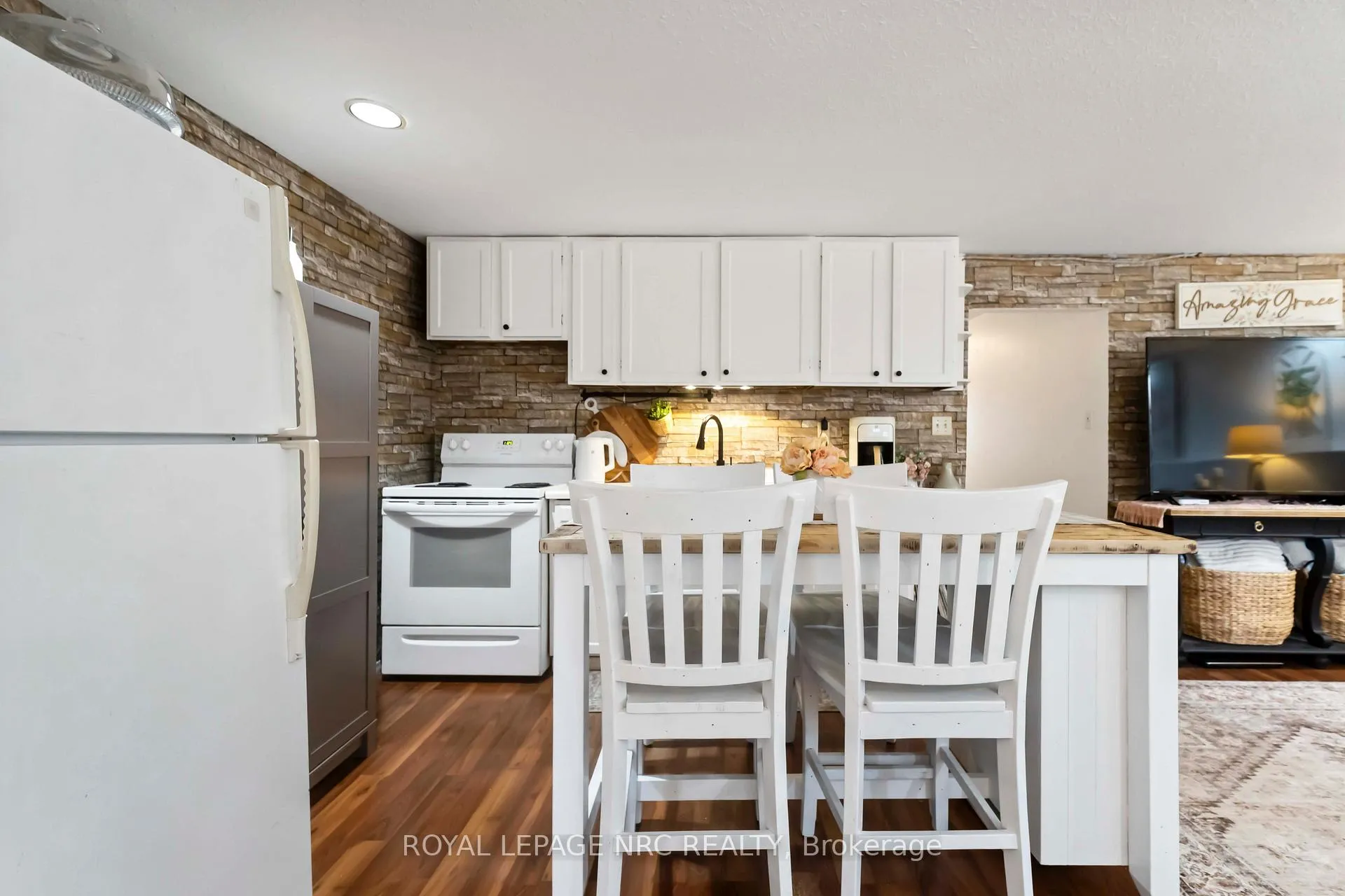 Photo 26 of 6058 Wildrose Crescent, Niagara Falls, Oldfield — HOMEH