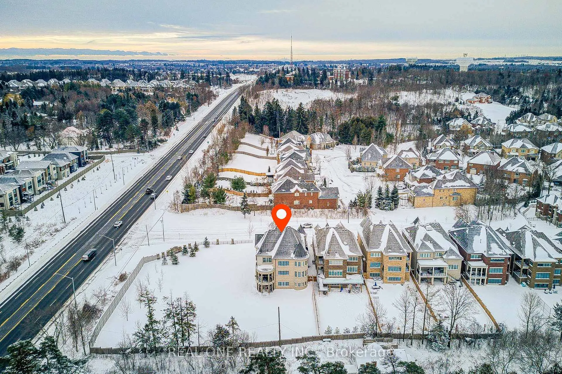 Photo 5 of 99 Glensteeple Trail N, Aurora, Aurora Estates — HOMEH