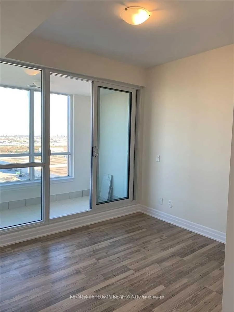 Photo 9 of Unit 1903, 9085 Jane Street, Vaughan, Concord — HOMEH