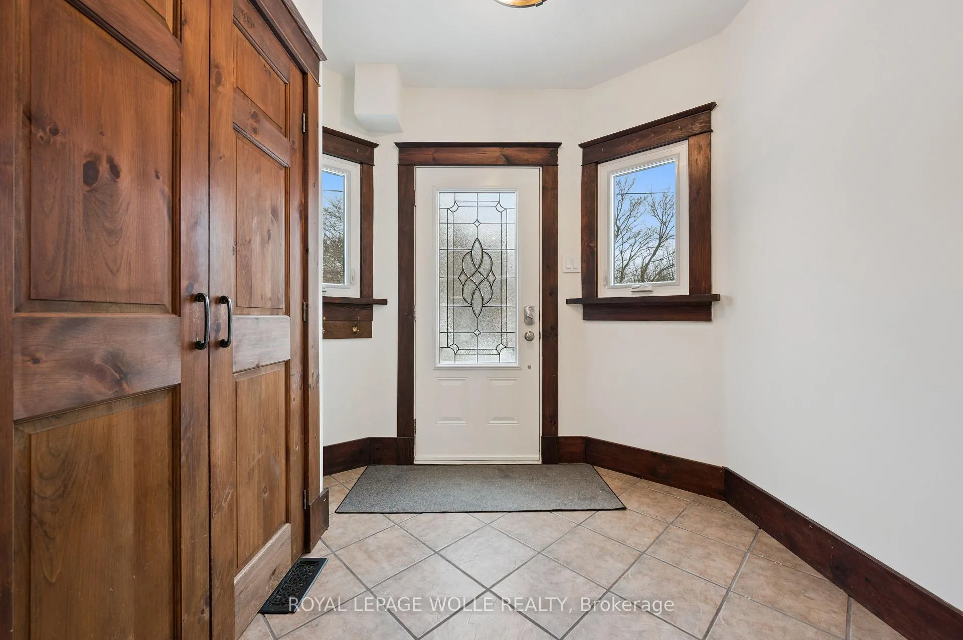 Photo 7 of 32 Dane Street, Kitchener — HOMEH