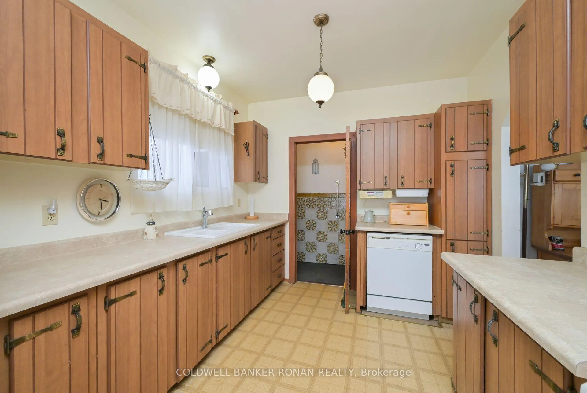 Photo 6 of 1406 10th Side Road, New Tecumseth, Rural New Tecumseth — HOMEH
