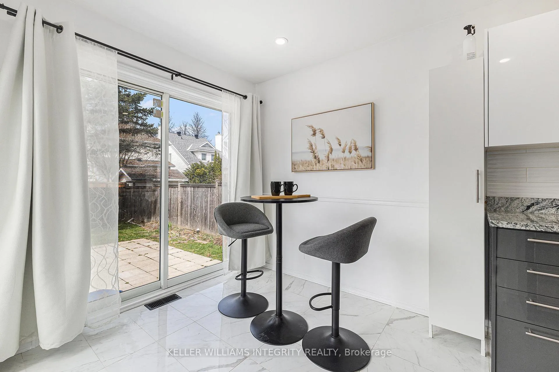Photo 10 of 274 stoneway Drive W, Ottawa, Barrhaven East — HOMEH