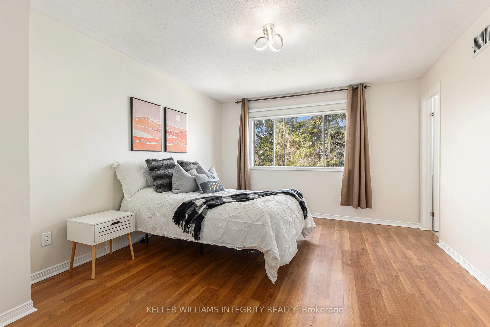 Photo 13 of 274 stoneway Drive W, Ottawa, Barrhaven East — HOMEH