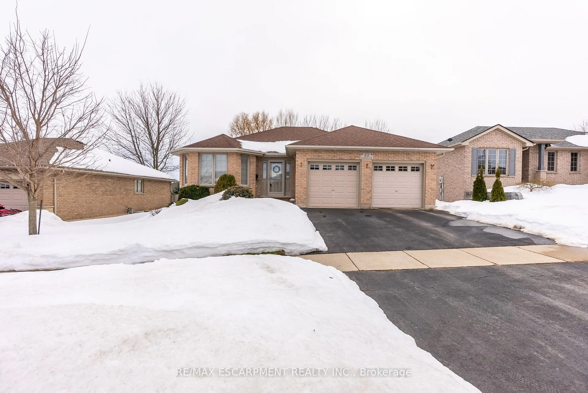 Photo 1 of 22 Mansfield Drive, Brant, South Dumfries — HOMEH