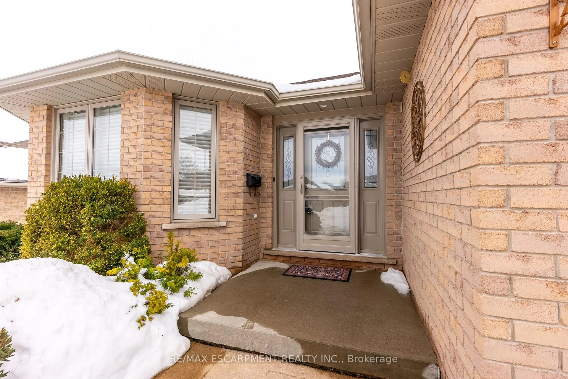 Photo 3 of 22 Mansfield Drive, Brant, South Dumfries — HOMEH