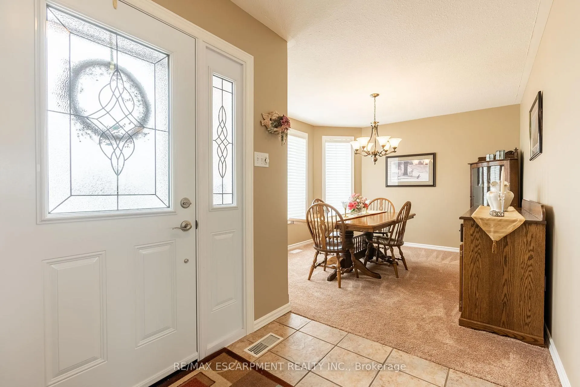Photo 5 of 22 Mansfield Drive, Brant, South Dumfries — HOMEH