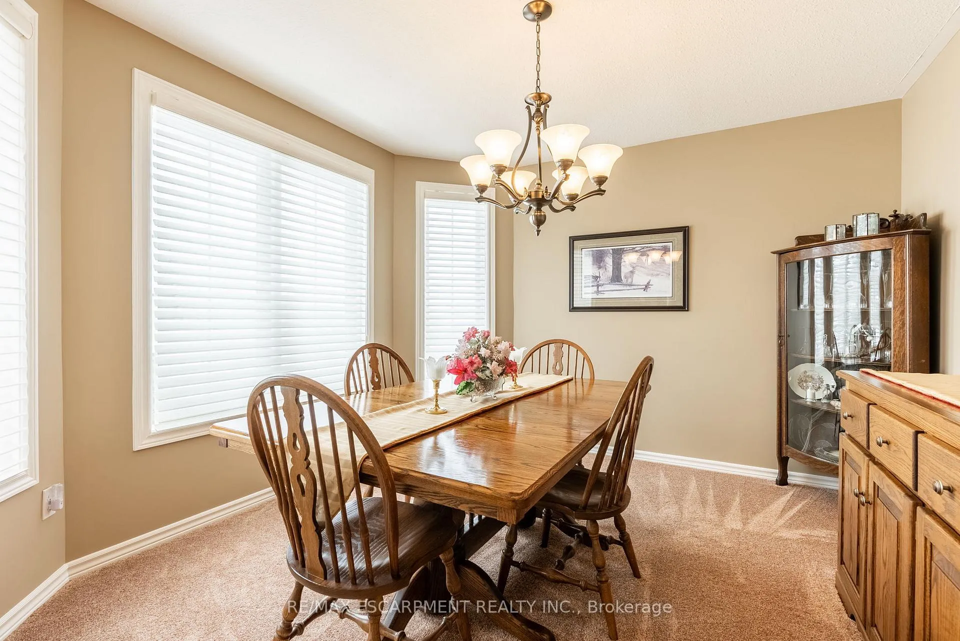 Photo 6 of 22 Mansfield Drive, Brant, South Dumfries — HOMEH