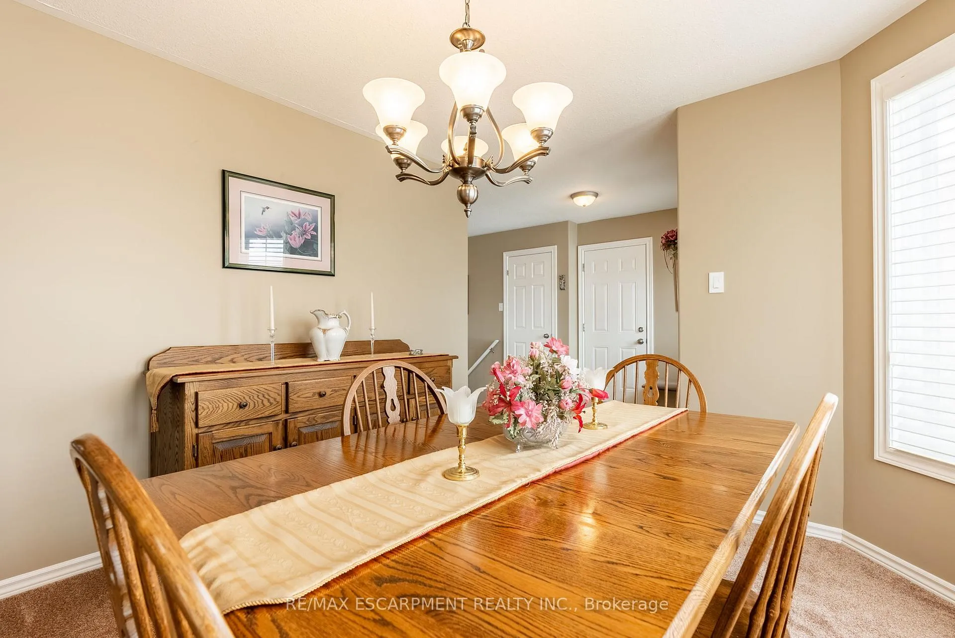 Photo 8 of 22 Mansfield Drive, Brant, South Dumfries — HOMEH