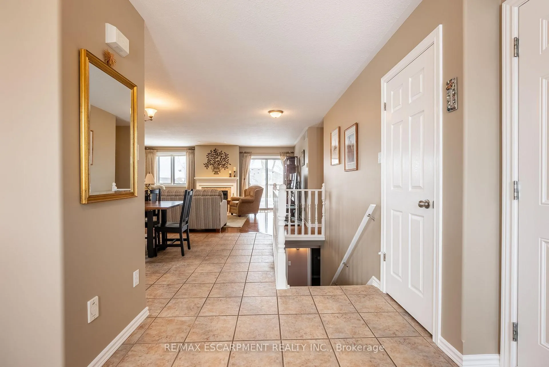 Photo 9 of 22 Mansfield Drive, Brant, South Dumfries — HOMEH
