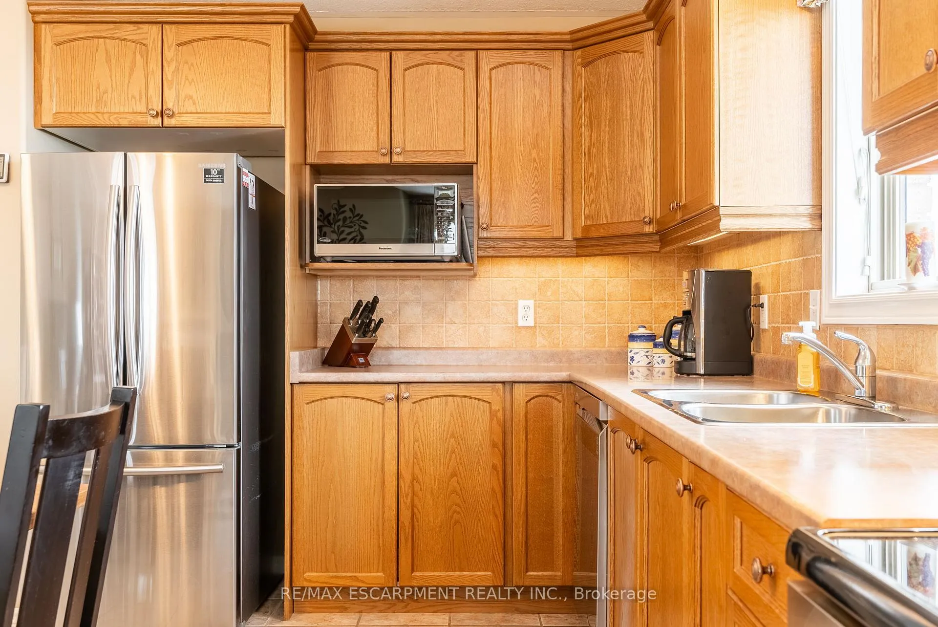 Photo 14 of 22 Mansfield Drive, Brant, South Dumfries — HOMEH