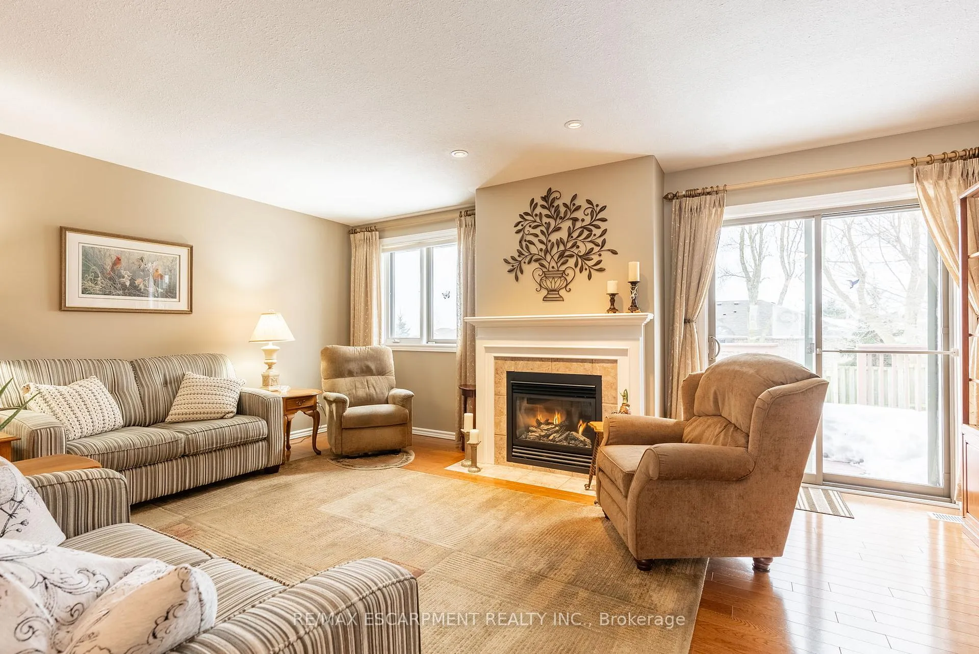 Photo 16 of 22 Mansfield Drive, Brant, South Dumfries — HOMEH