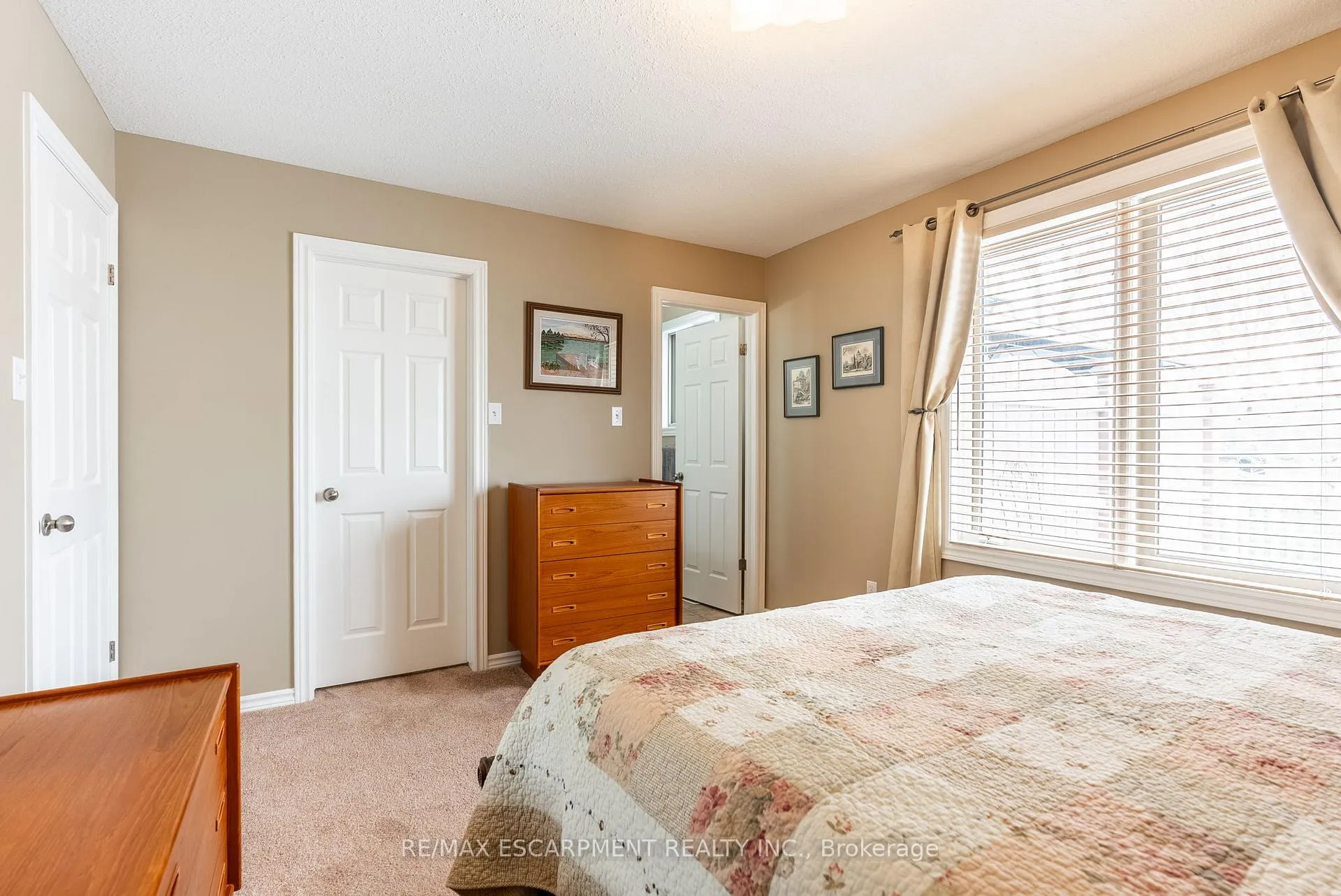 Photo 25 of 22 Mansfield Drive, Brant, South Dumfries — HOMEH