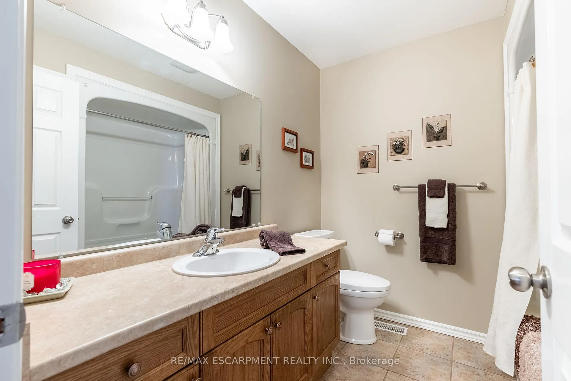 Photo 30 of 22 Mansfield Drive, Brant, South Dumfries — HOMEH