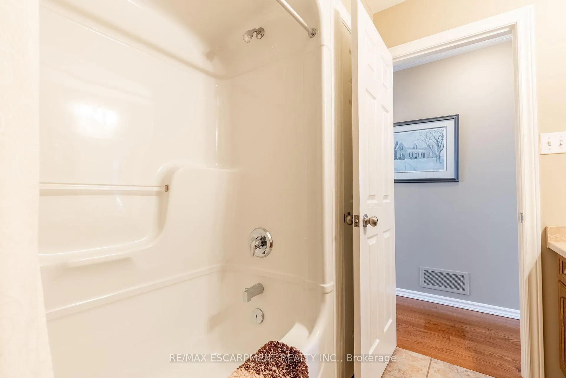Photo 31 of 22 Mansfield Drive, Brant, South Dumfries — HOMEH
