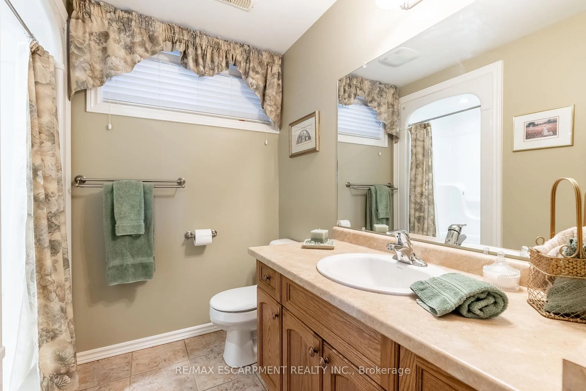 Photo 44 of 22 Mansfield Drive, Brant, South Dumfries — HOMEH