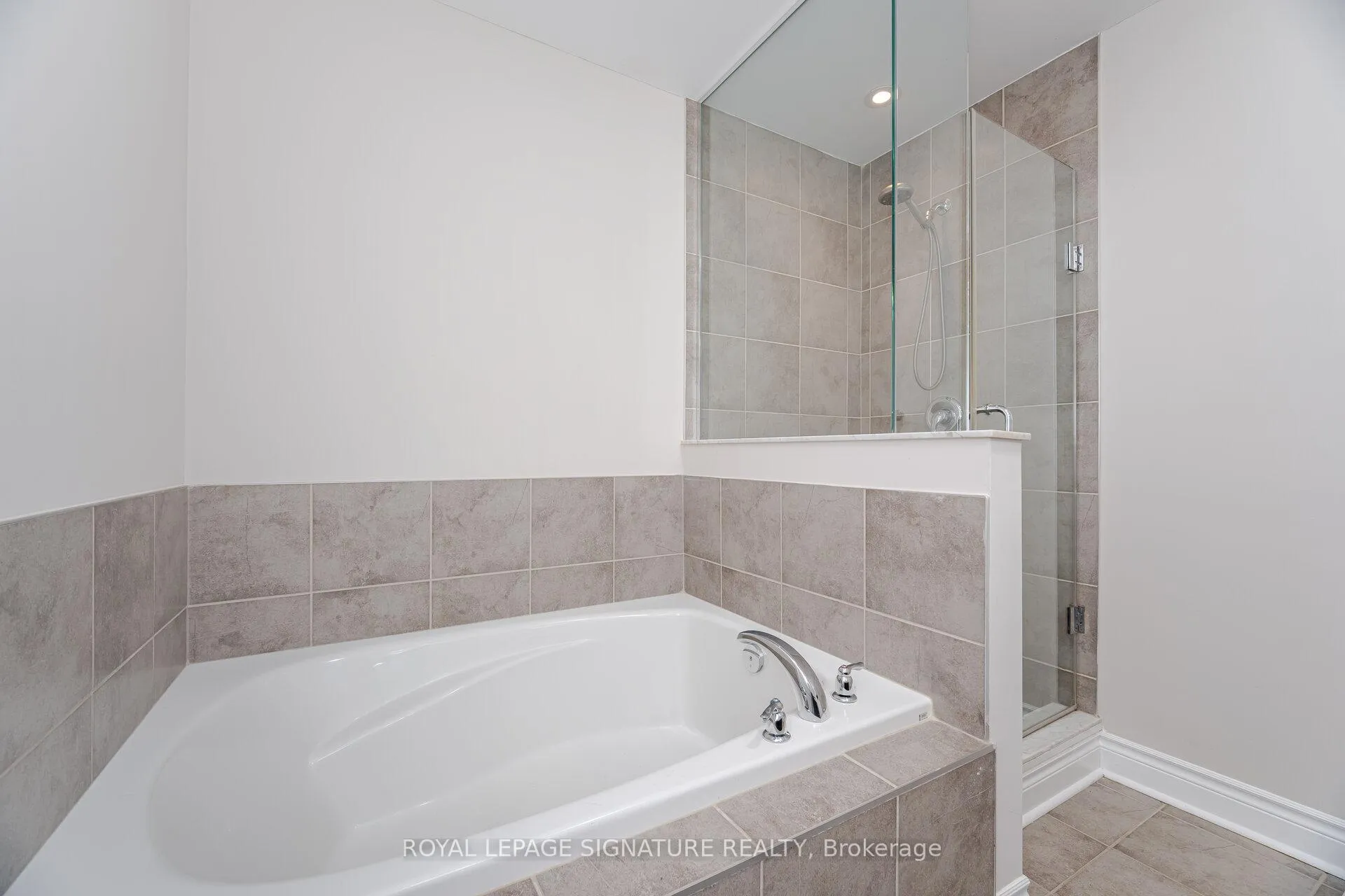 Photo 16 of 1106 Schooling Drive, Oshawa, Taunton — HOMEH