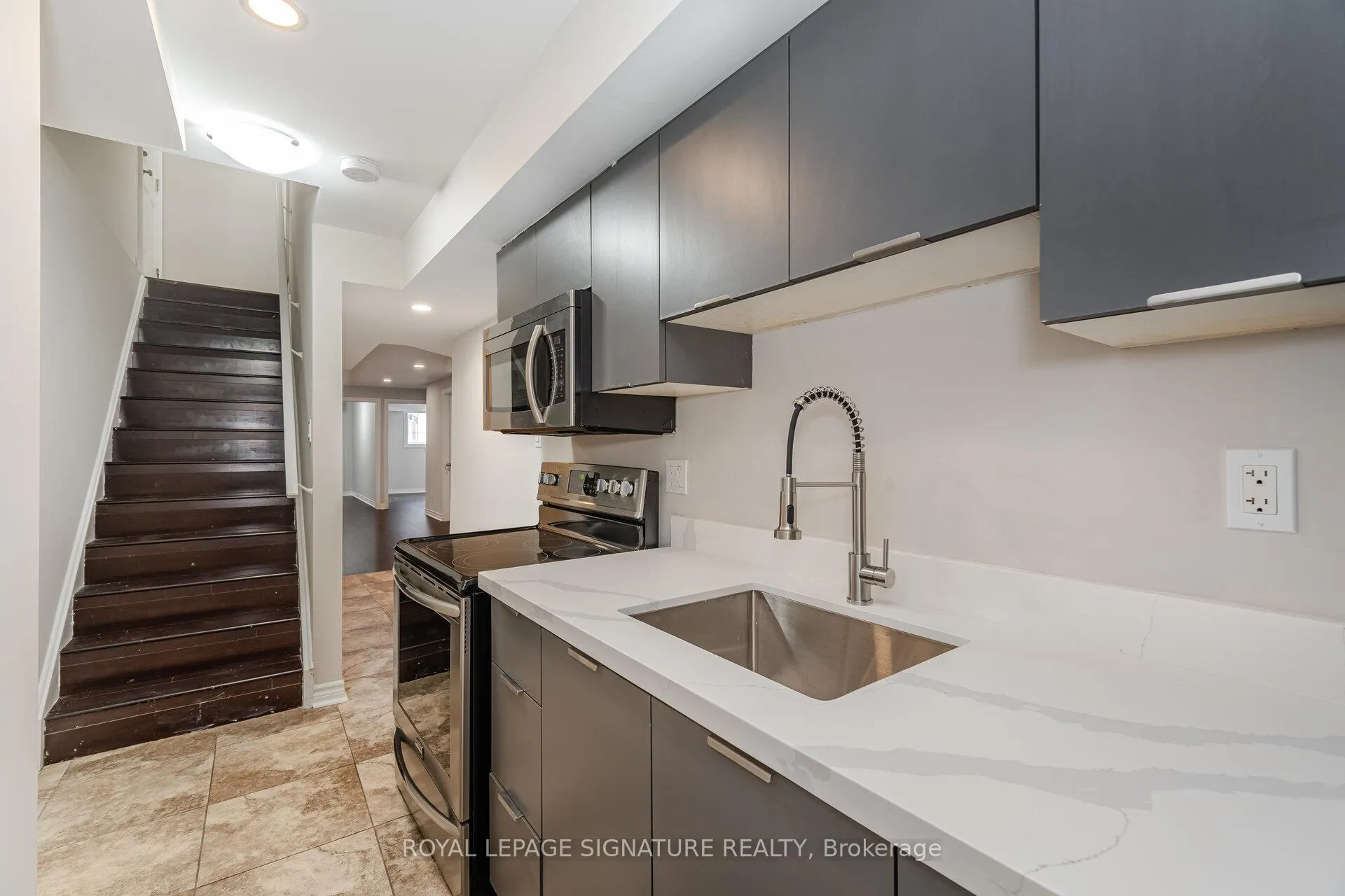 Photo 24 of 1106 Schooling Drive, Oshawa, Taunton — HOMEH