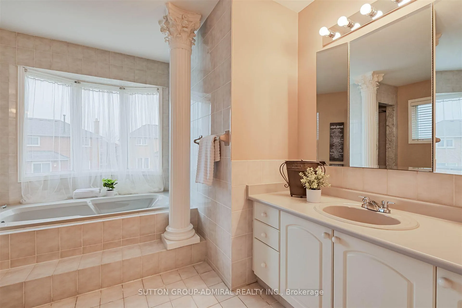 Photo 22 of 108 Camomile Street, Vaughan, West Woodbridge — HOMEH