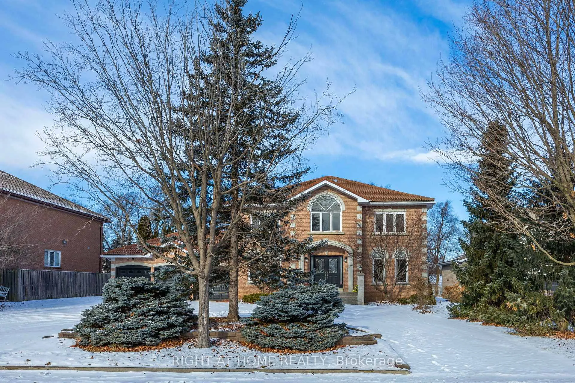 Photo 2 of 12 Regal Court, Markham, Milliken Mills East — HOMEH