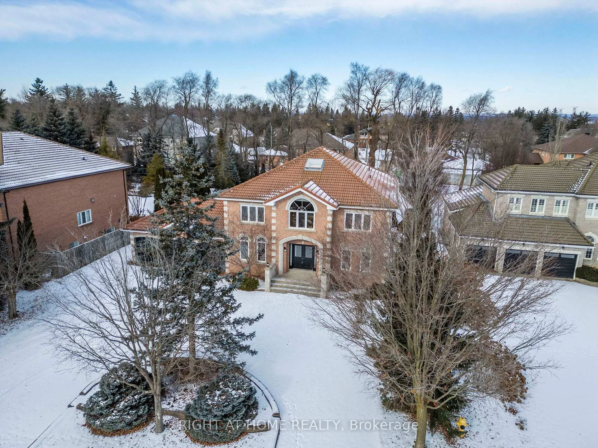 Photo 3 of 12 Regal Court, Markham, Milliken Mills East — HOMEH