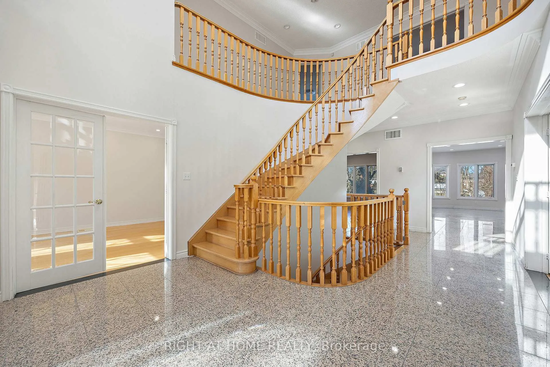 Photo 7 of 12 Regal Court, Markham, Milliken Mills East — HOMEH