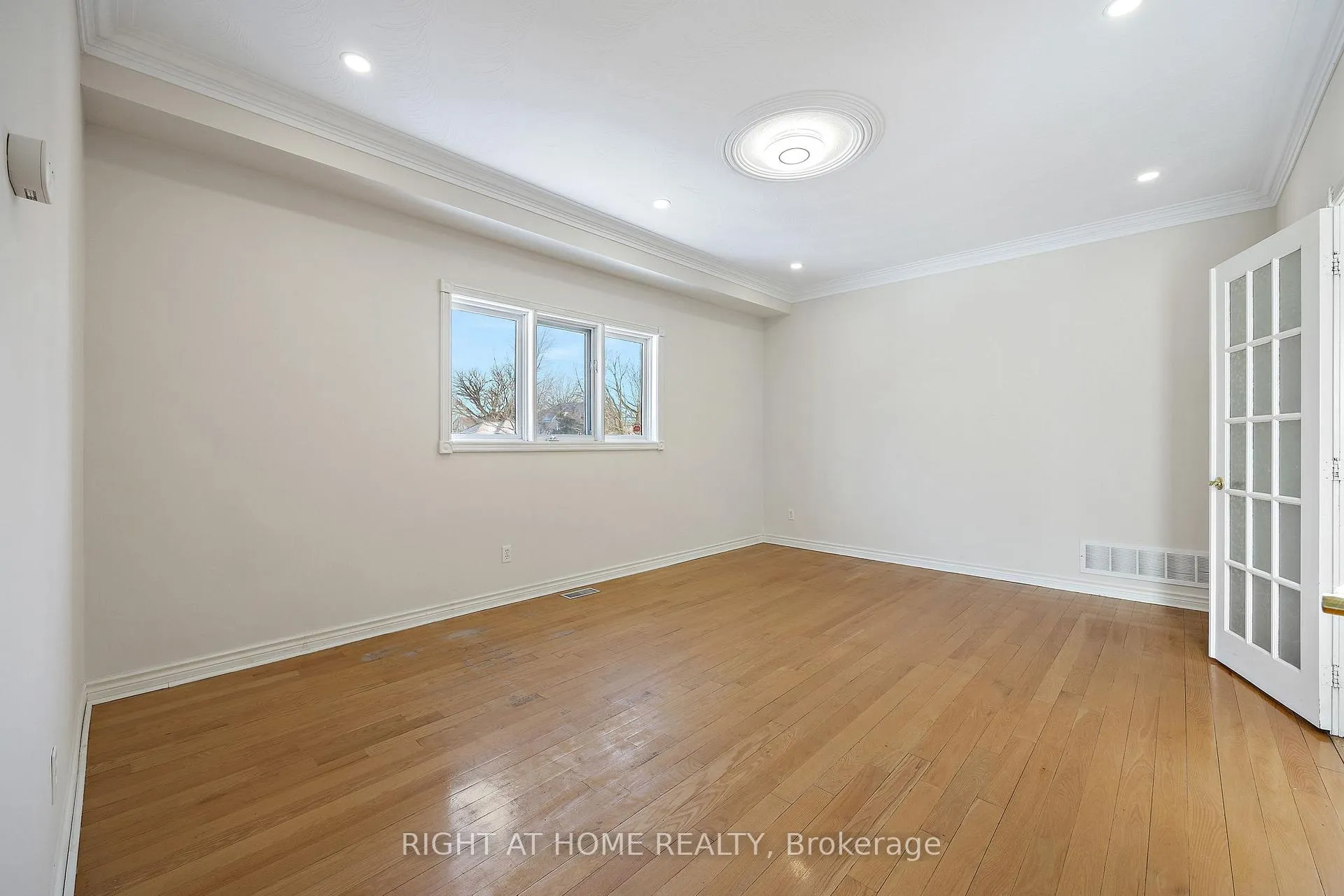 Photo 12 of 12 Regal Court, Markham, Milliken Mills East — HOMEH