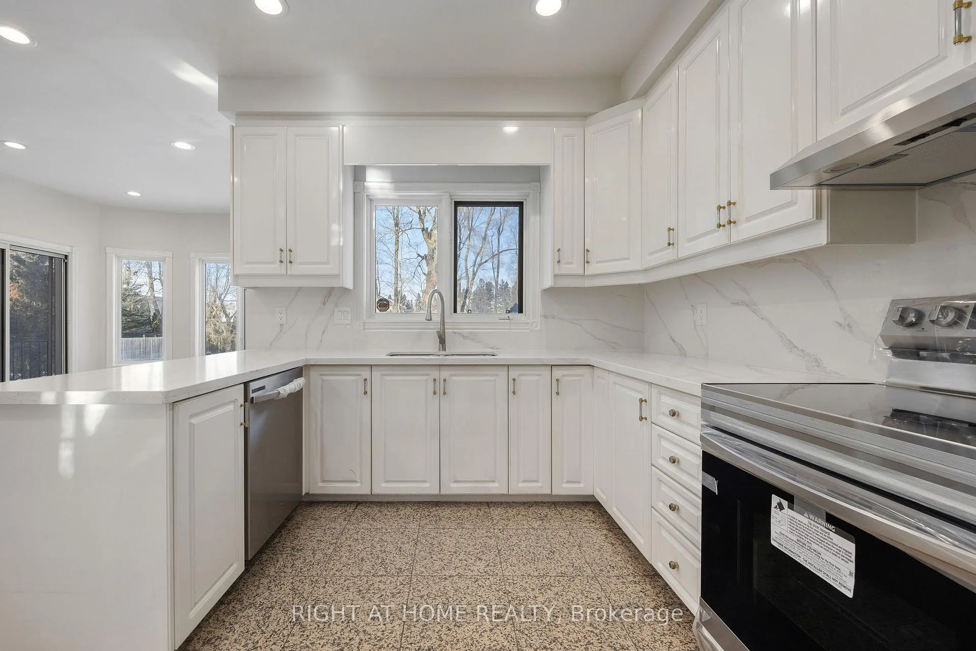 Photo 18 of 12 Regal Court, Markham, Milliken Mills East — HOMEH