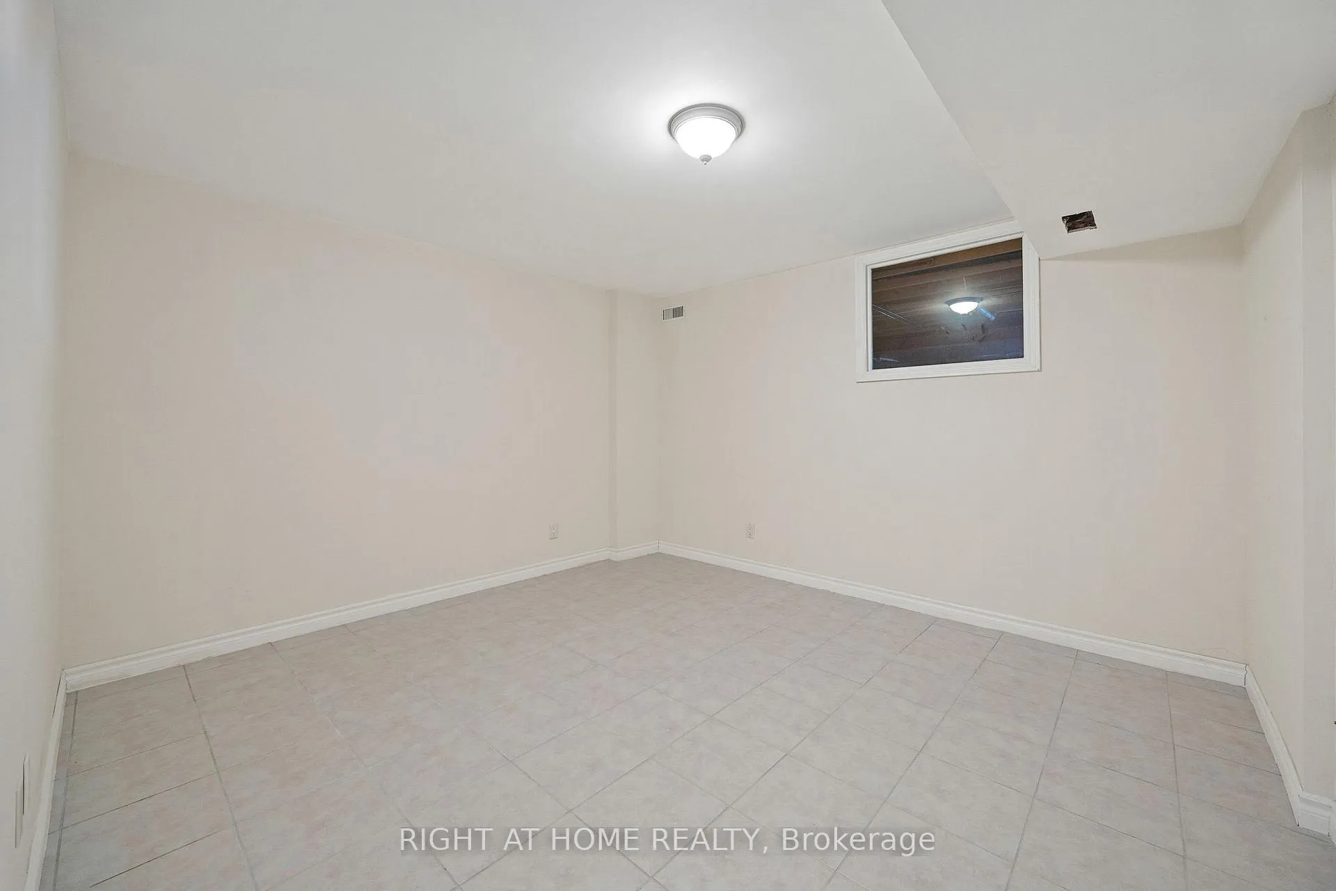 Photo 34 of 12 Regal Court, Markham, Milliken Mills East — HOMEH