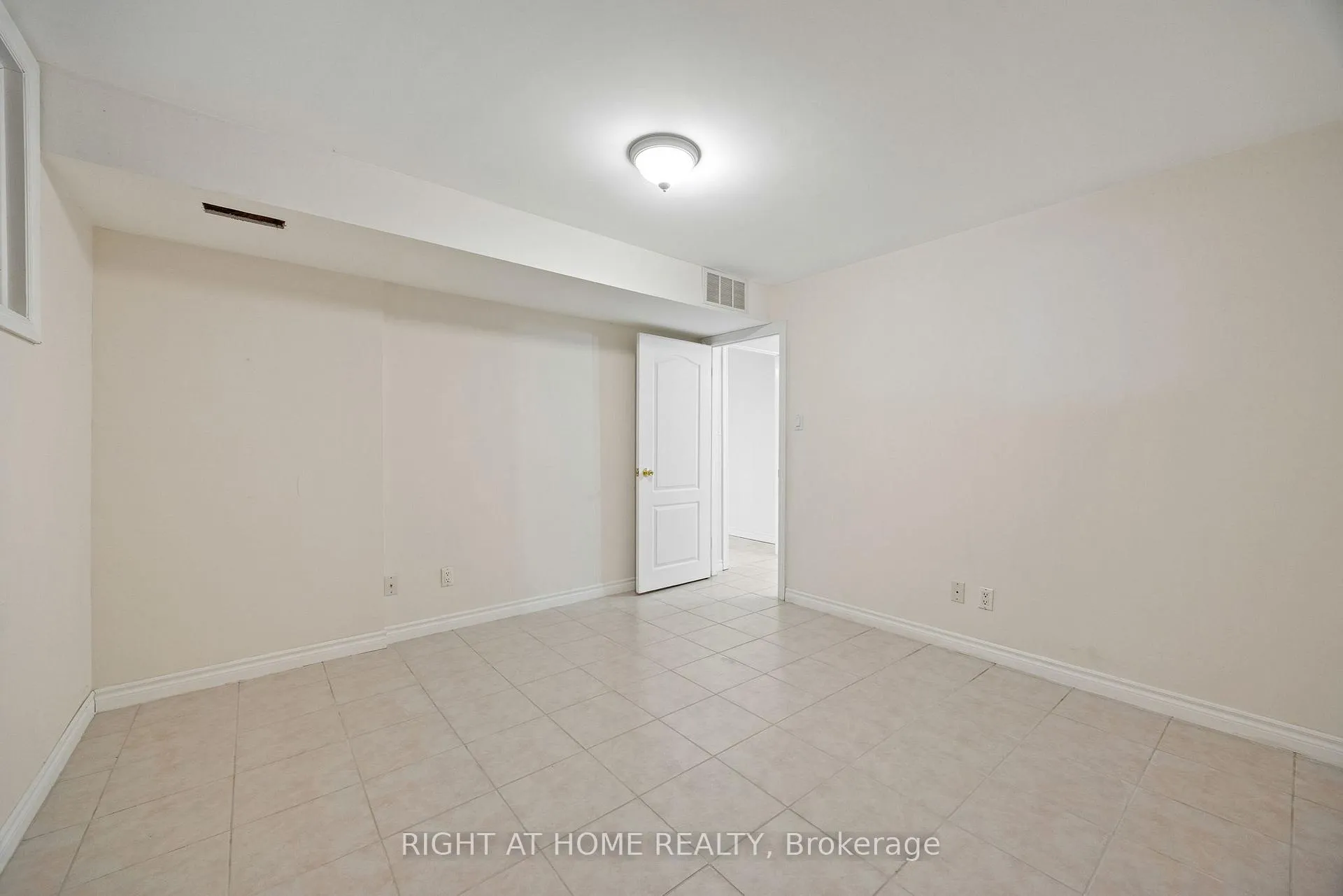Photo 35 of 12 Regal Court, Markham, Milliken Mills East — HOMEH