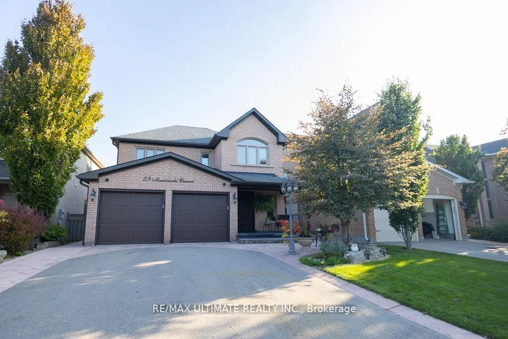 Photo 1 of 29 Mountcharles Crescent, Vaughan, Maple — HOMEH