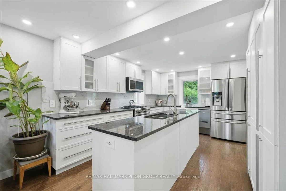 Photo 3 of 84 Eastpark Drive, Ottawa, Blackburn Hamlet — HOMEH
